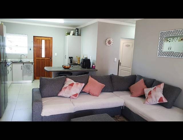 2 BEDROOM TOWNHOUSE FOR SALE IN OUDTSHOORN CENTRAL